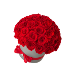 40 punast roosi helehallis keraamilises vaasis